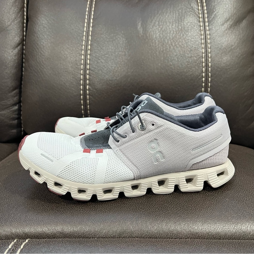 On Running White and Gray Athletic Shoes